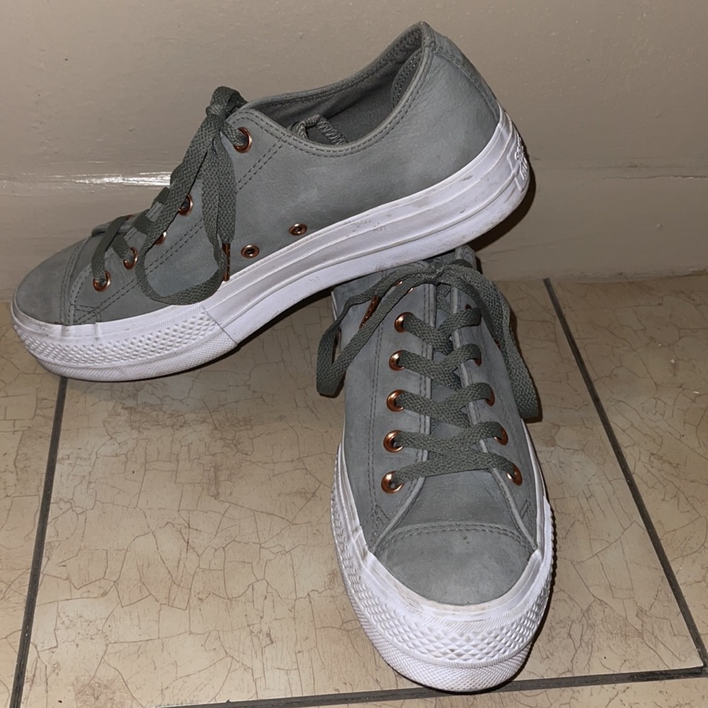 Platform green leather converse sneakers